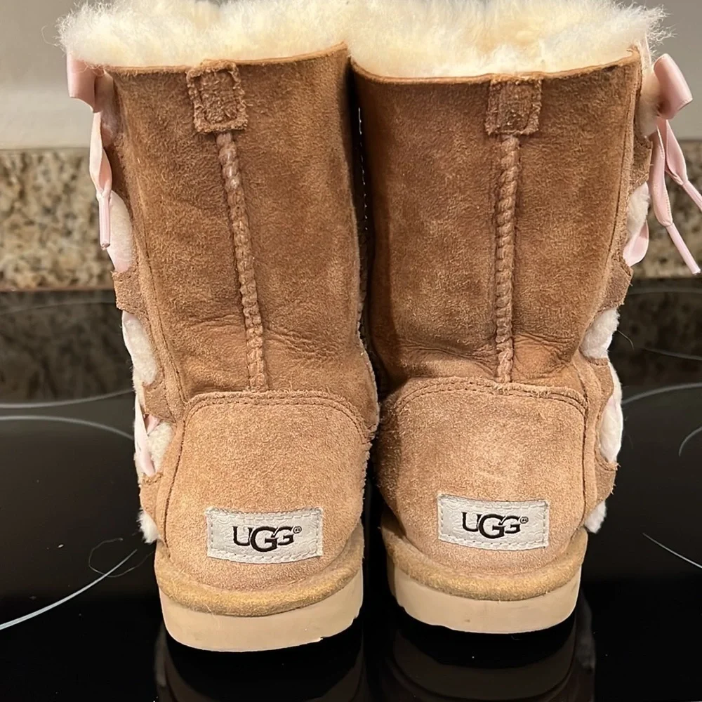 UGG Kids Pala Classics Brown sz:4 - Picture 5 of 9